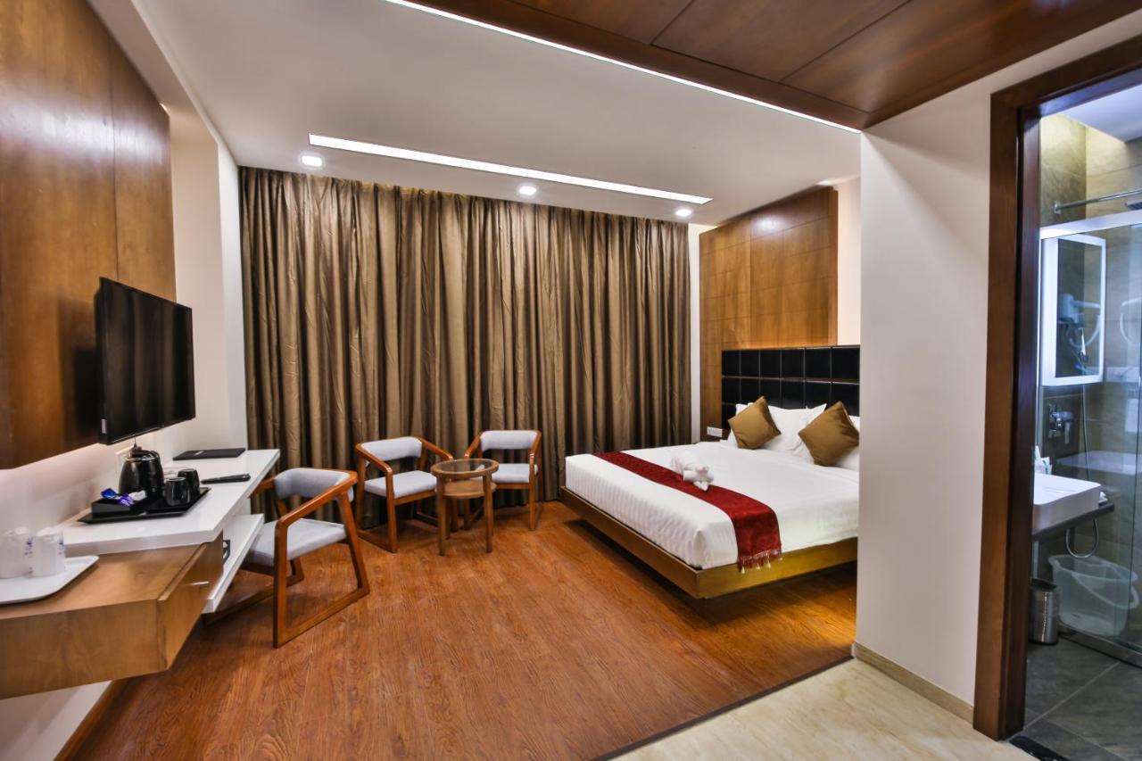 Отель The Royal Grand Karur  Экстерьер фото