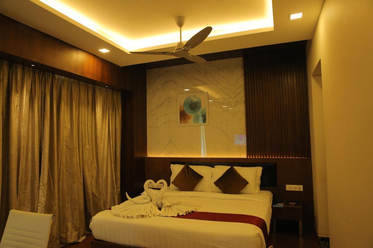 Отель The Royal Grand Karur  Экстерьер фото