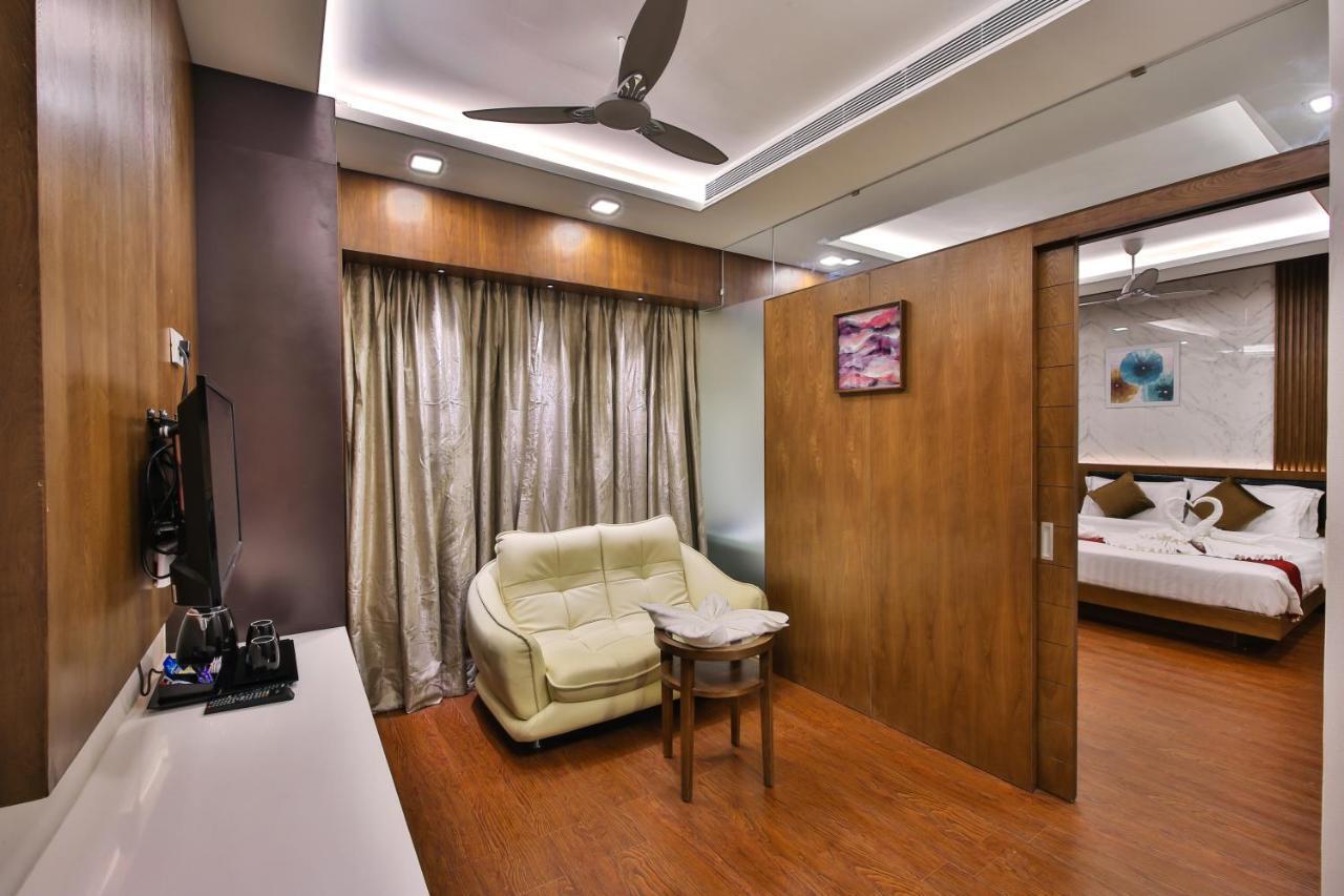 Отель The Royal Grand Karur  Экстерьер фото