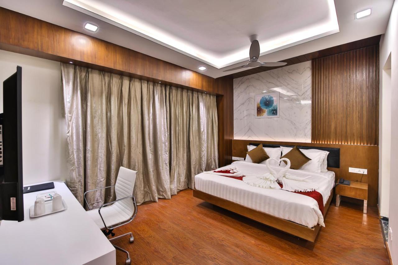 Отель The Royal Grand Karur  Экстерьер фото